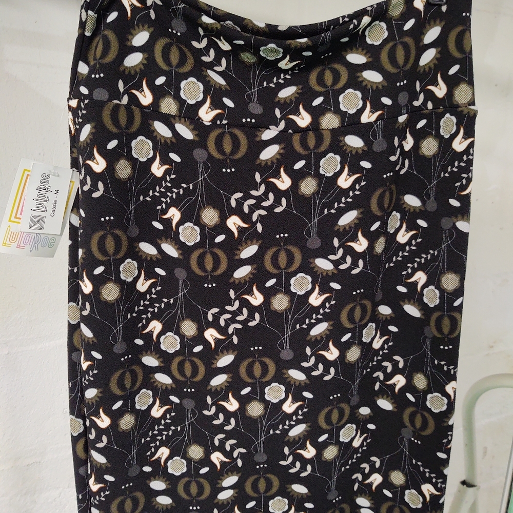 LuLaRoe Cassie skirt